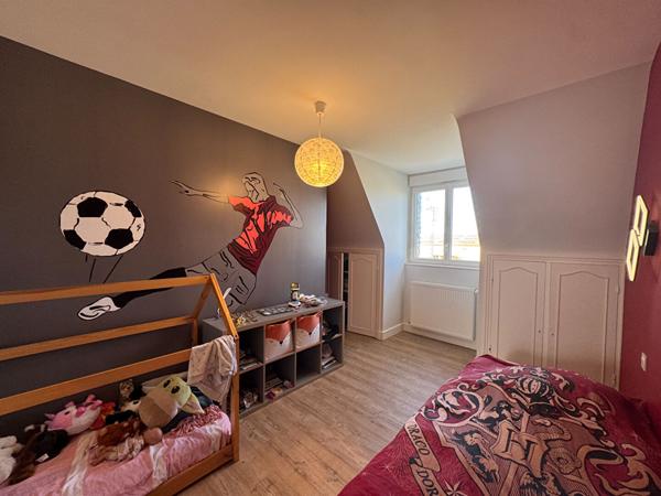 Maison spacieuse à vendre à Lannilis - 5 chambres, jardin et garage