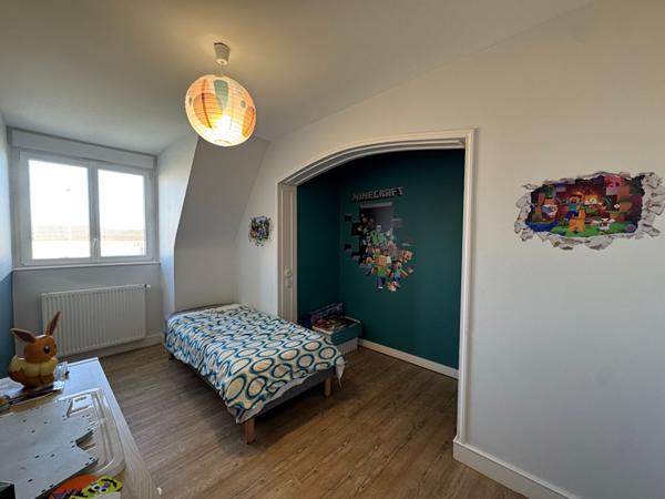 Maison spacieuse à vendre à Lannilis - 5 chambres, jardin et garage