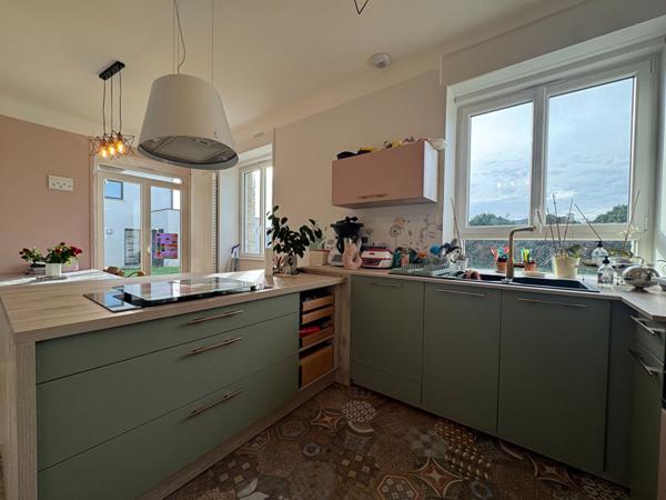 Maison spacieuse à vendre à Lannilis - 5 chambres, jardin et garage