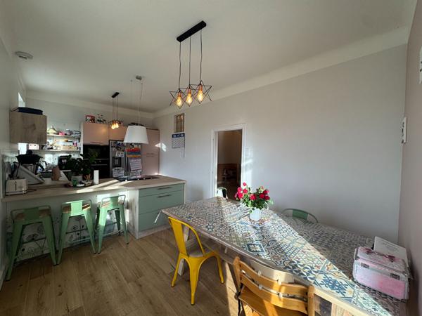 Maison spacieuse à vendre à Lannilis - 5 chambres, jardin et garage