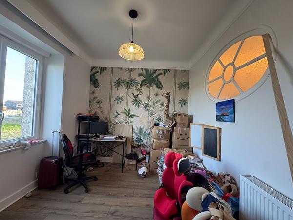 Maison spacieuse à vendre à Lannilis - 5 chambres, jardin et garage