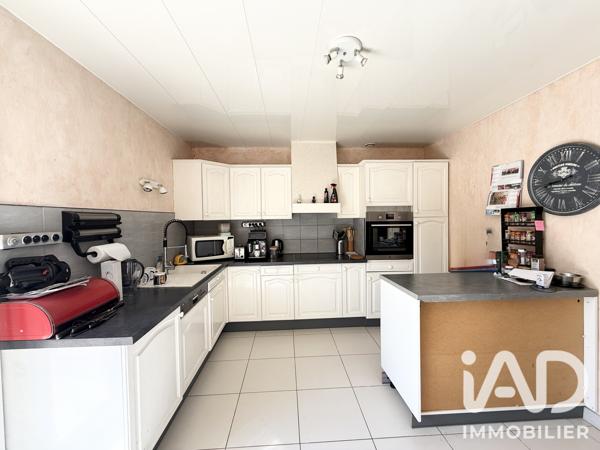 Maison à vendre 5 pièces 104 m² Vaux-le-Pénil