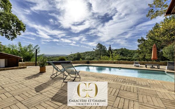 Belle périgourdine de 145 m2 avec piscine. Charme, vue et calme.