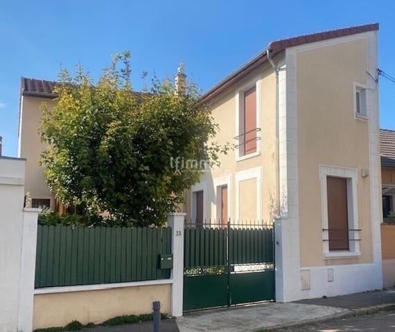 Maison familiale de 140m2 sur un terrain de 355m2