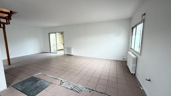 Maison à vendre à Talence - 5 pièces, 3 chambres, proche commodités