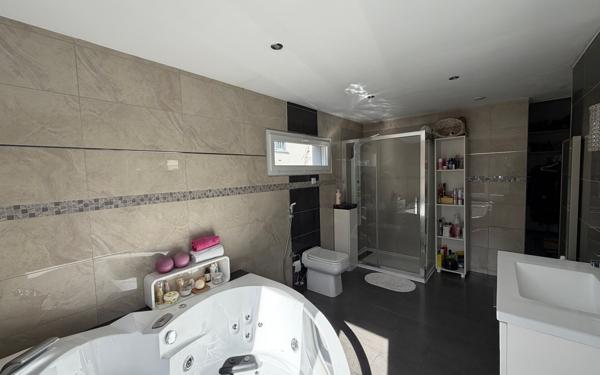 Maison à vendre    5 pièces • 157 m2 Bruguières