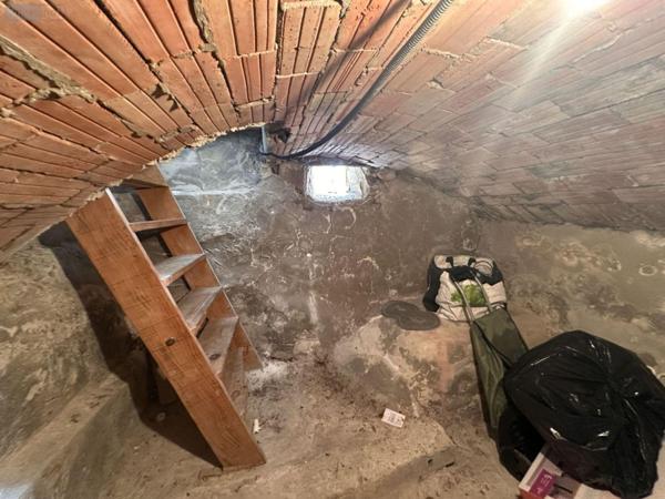 Immeuble de rapport à vendre à Toulon dans le Var (83000), ref : 14517/529   
LA LOUBIERE