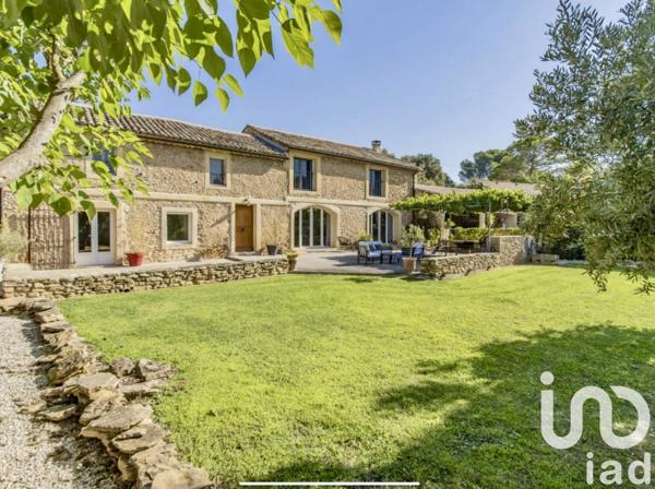 Demeure 10 pièces de 280 m² à Uchaux (84100)