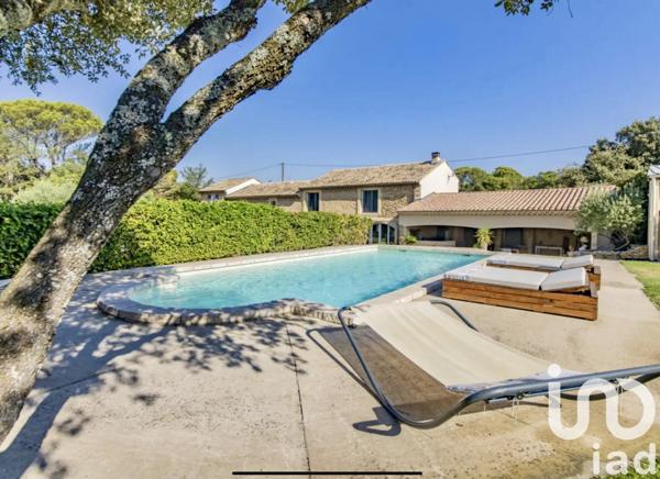 Demeure 10 pièces de 280 m² à Uchaux (84100)