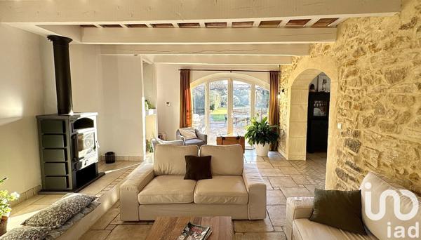 Demeure 10 pièces de 280 m² à Uchaux (84100)