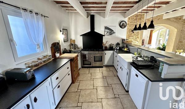 Demeure 10 pièces de 280 m² à Uchaux (84100)