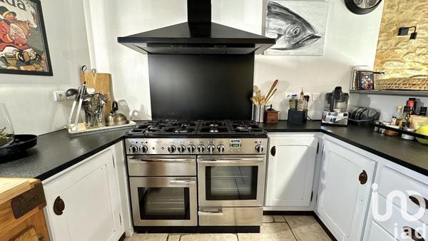 Demeure 10 pièces de 280 m² à Uchaux (84100)