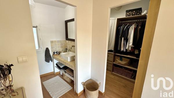 Demeure 10 pièces de 280 m² à Uchaux (84100)