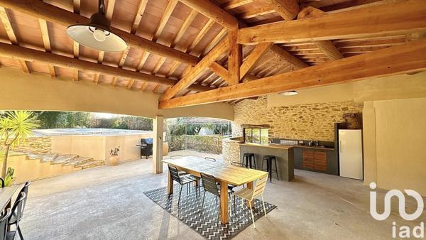 Demeure 10 pièces de 280 m² à Uchaux (84100)