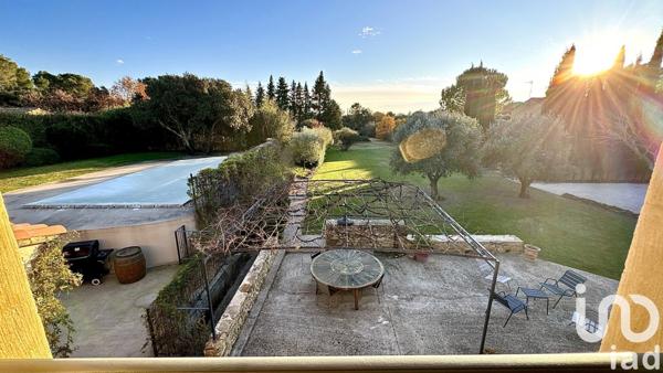 Demeure 10 pièces de 280 m² à Uchaux (84100)