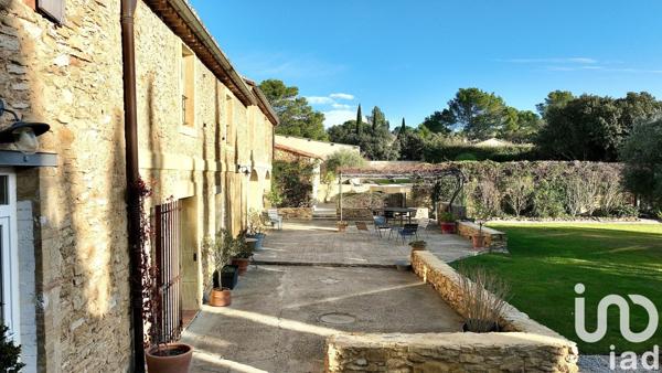 Demeure 10 pièces de 280 m² à Uchaux (84100)