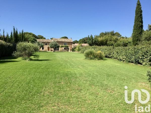 Demeure 10 pièces de 280 m² à Uchaux (84100)