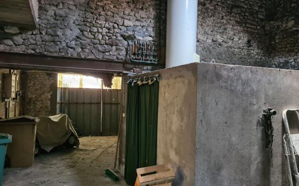 Maison à vendre    12 pièces •  Semussac