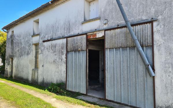 Maison à vendre    12 pièces •  Semussac