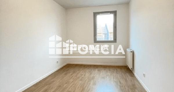 Location Appartement 4 pièces 83.7 m² - Linas 91310