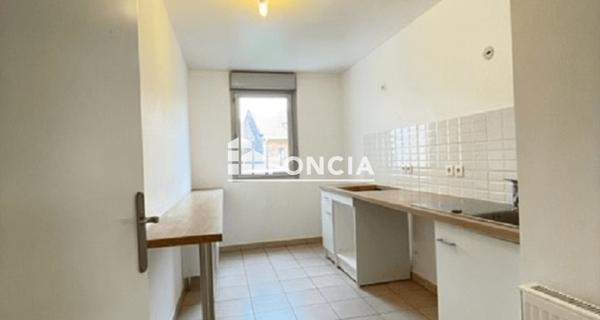 Location Appartement 4 pièces 83.7 m² - Linas 91310