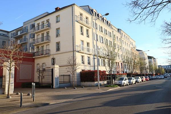 Appartement Poissy 4 pièce(s) 85.6 m2 €399 000 ** - Référence 8828