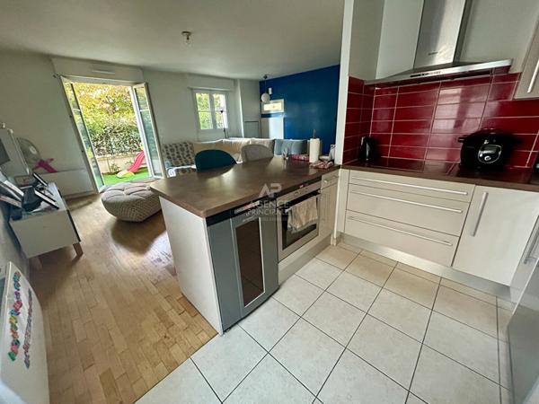 Appartement Poissy 4 pièce(s) 85.6 m2 €399 000 ** - Référence 8828