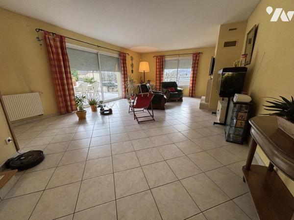 Spacieuse villa de 8 pièces à LAGNIEU (01150)