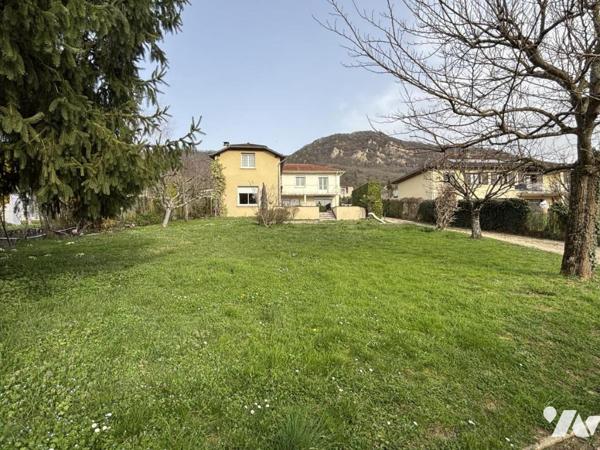 Spacieuse villa de 8 pièces à LAGNIEU (01150)