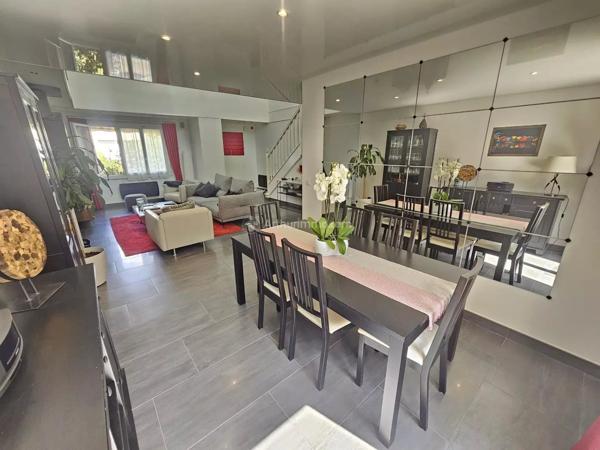 Vente                                                      Maison
                        
                     6 pièces                      157 m2                     à Montévrain