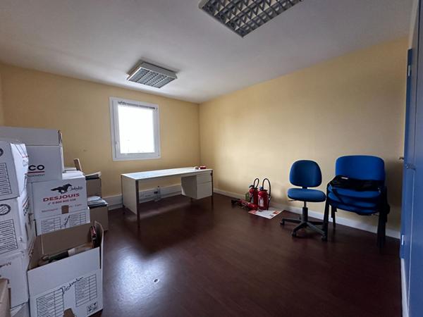 BUREAUX à louer 175 m² MAYENNE.