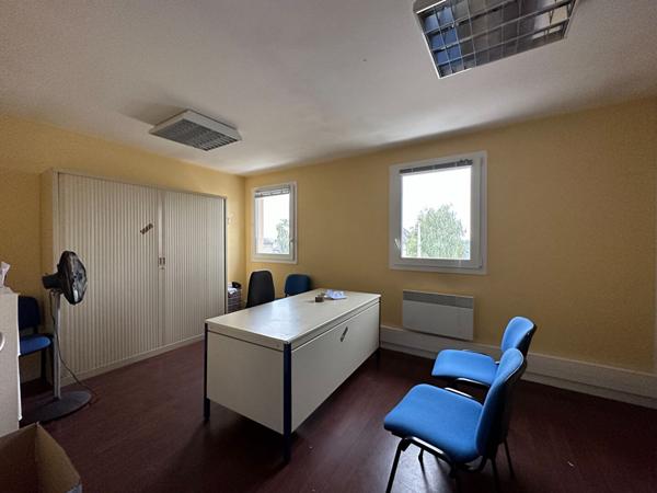BUREAUX à louer 175 m² MAYENNE.