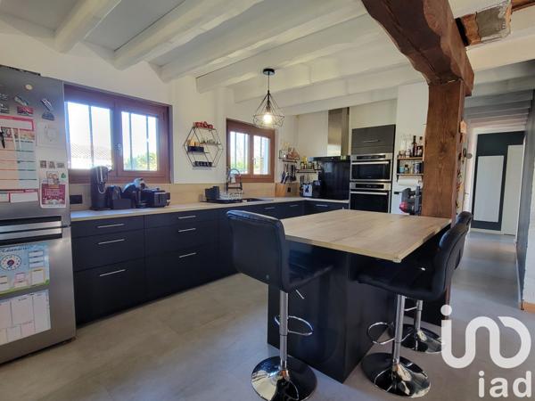 Maison traditionnelle 7 pièces de 148 m² à Mios (33380)