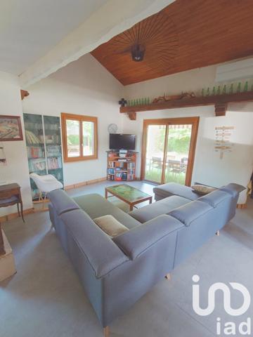 Maison traditionnelle 7 pièces de 148 m² à Mios (33380)