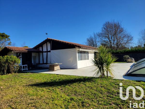 Maison traditionnelle 7 pièces de 148 m² à Mios (33380)