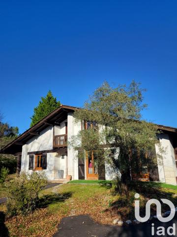 Maison traditionnelle 7 pièces de 148 m² à Mios (33380)