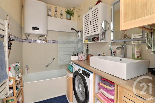 Appartement F2 à vendre  2 pièces - 41 m2 ST RAPHAEL - 83