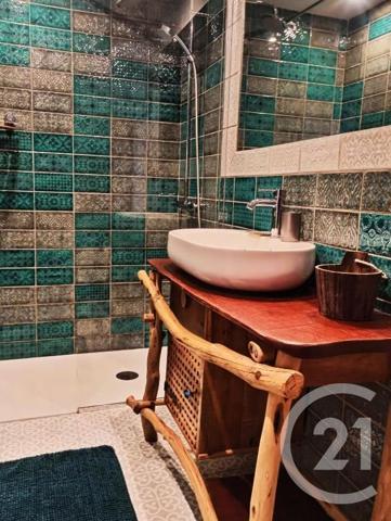 Appartement F5 à vendre  6 pièces - 98,13 m2 ST CYR SUR MER - 83