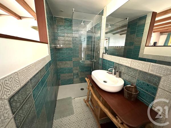 Appartement F5 à vendre  6 pièces - 98,13 m2 ST CYR SUR MER - 83