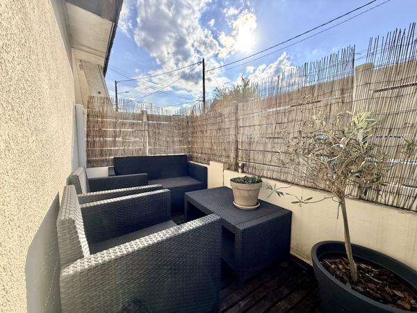 APPARTEMENT ATYPIQUE ESPRIT LOFT AVEC TERRASSE ET PARKING