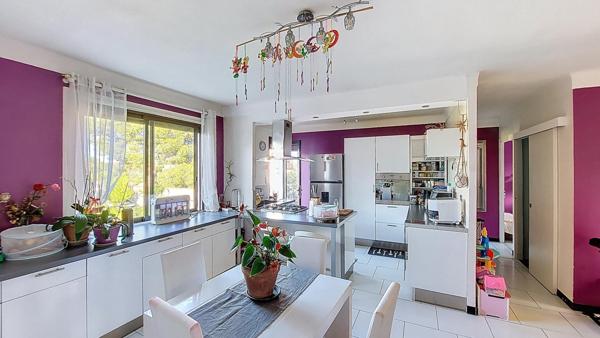 MAISON 3 FACES - PROCHE CENTRE - TERRAIN 570 m²