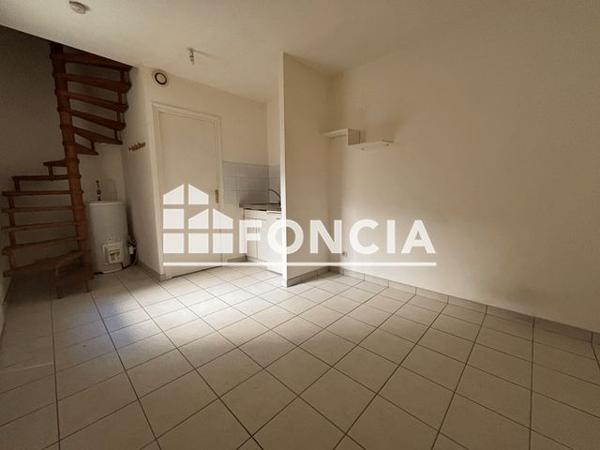 Location Appartement 2 pièces 29.2 m² - 7 PLACE SAINT DENIS Amboise 37400