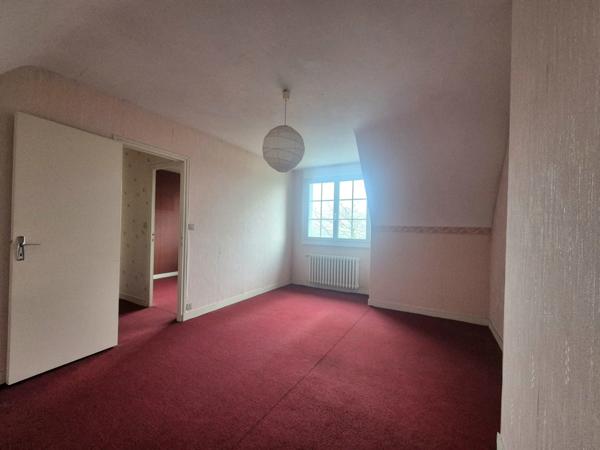 Maison jumelée 5 pièces - proche commodités et école