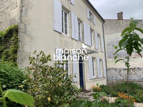 Ensemble immobilier au coeur de Surgères