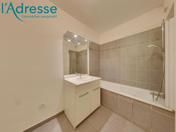 Appartement Emerainville 3 pièce(s)