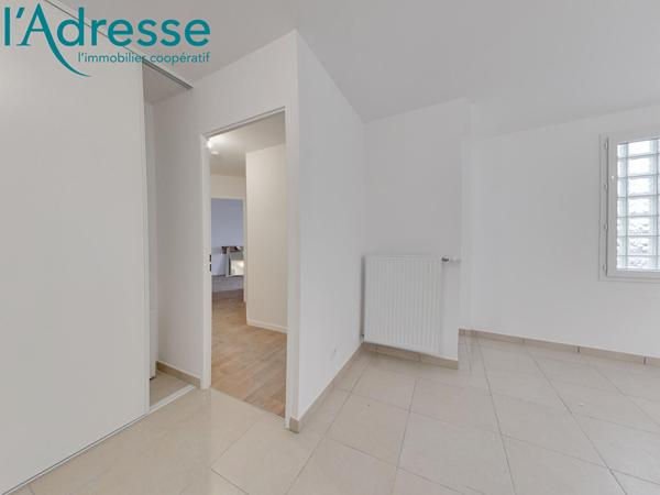 Appartement 3 pièce avec terrasse et parking en sous-sol