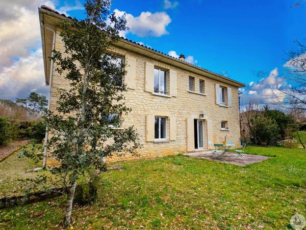 Maison Sarlat, au calme dans un îlot de verdure.