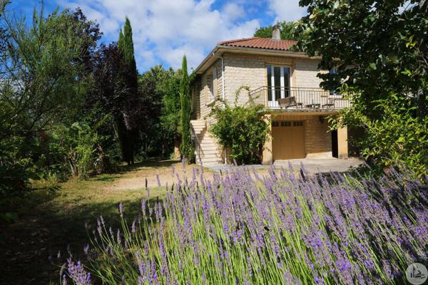 Maison Sarlat, au calme dans un îlot de verdure.
