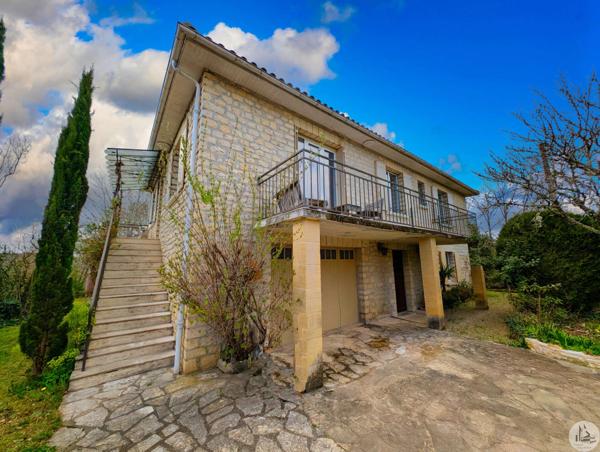 Maison Sarlat, au calme dans un îlot de verdure.