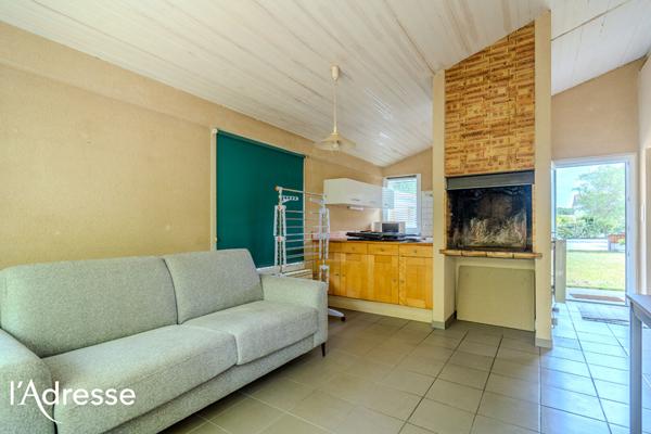 CANEJAN - Deux maisons et 80 m² de dépendances sur belle parcelle